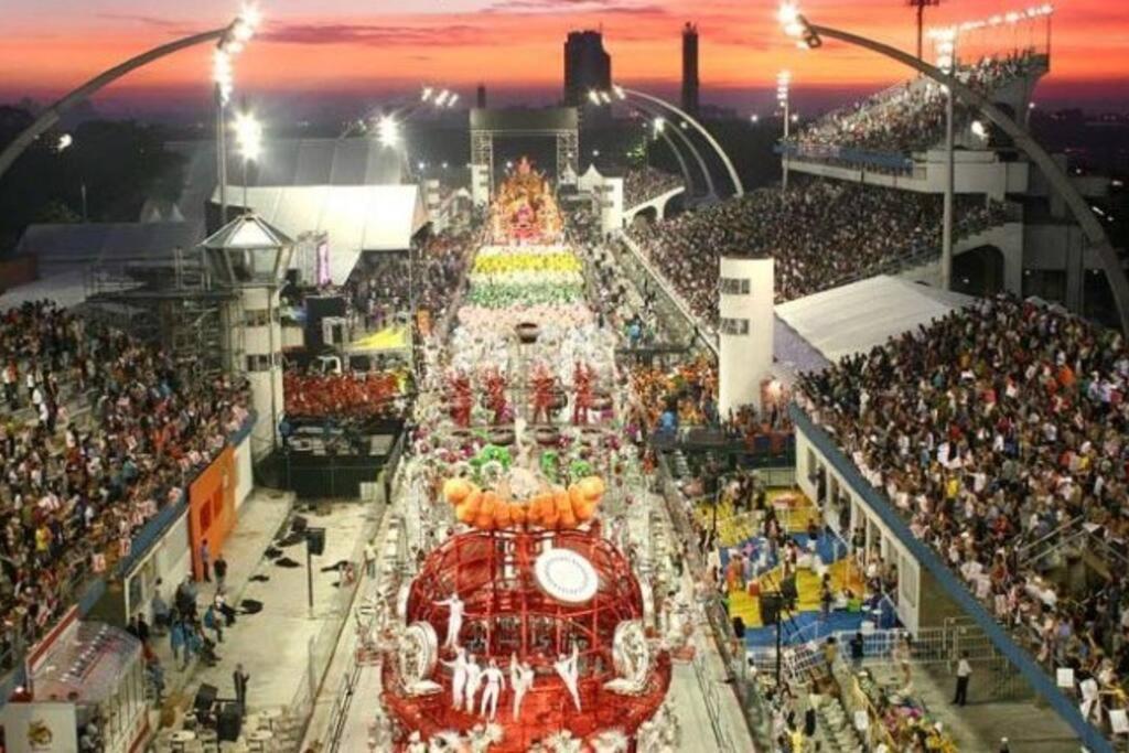 Decorado Com Sacada No Polo Cultural E Eventos Da De Apartamento