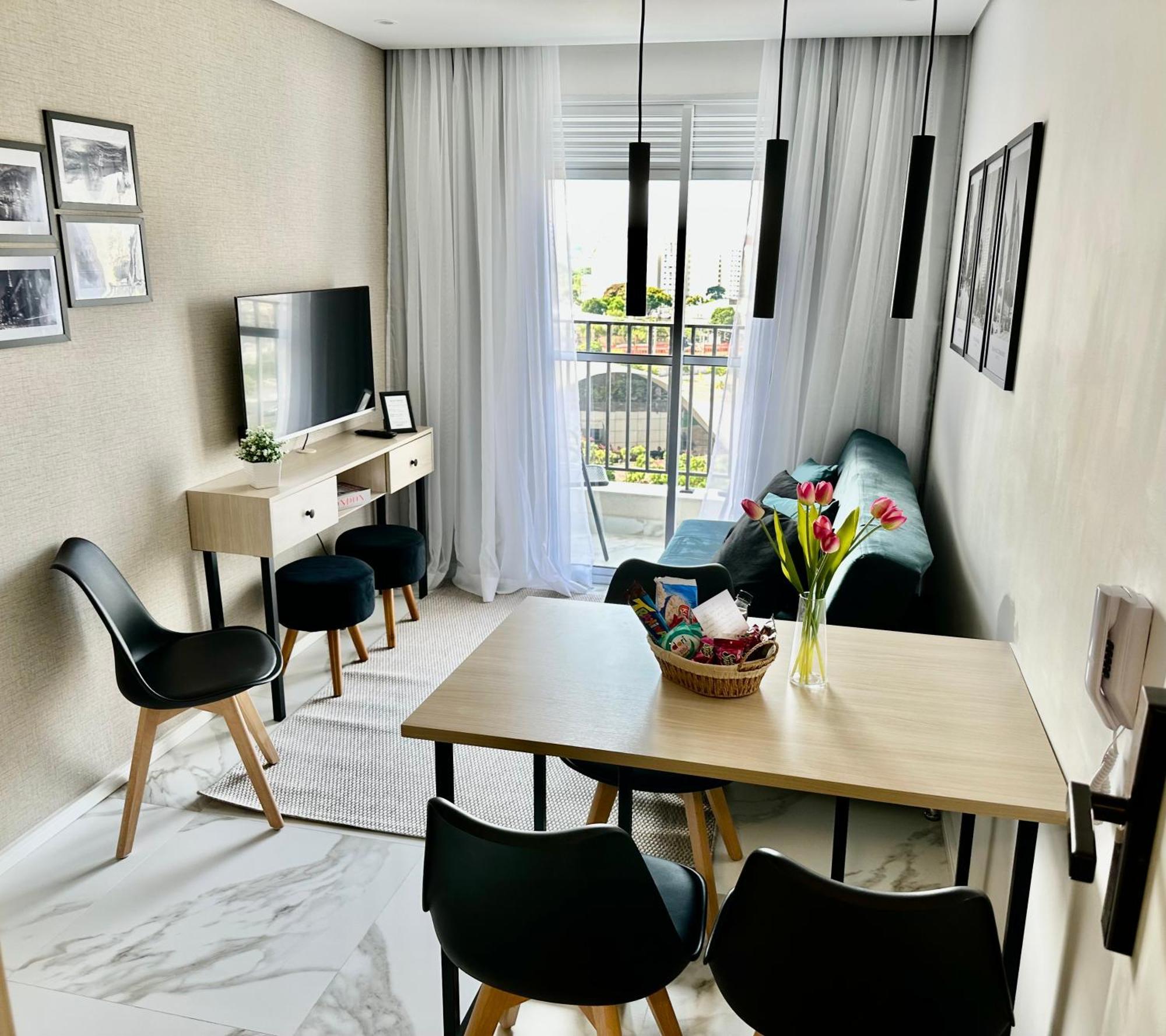 Apartamento Decorado Com Sacada No Polo Cultural E Eventos Da De