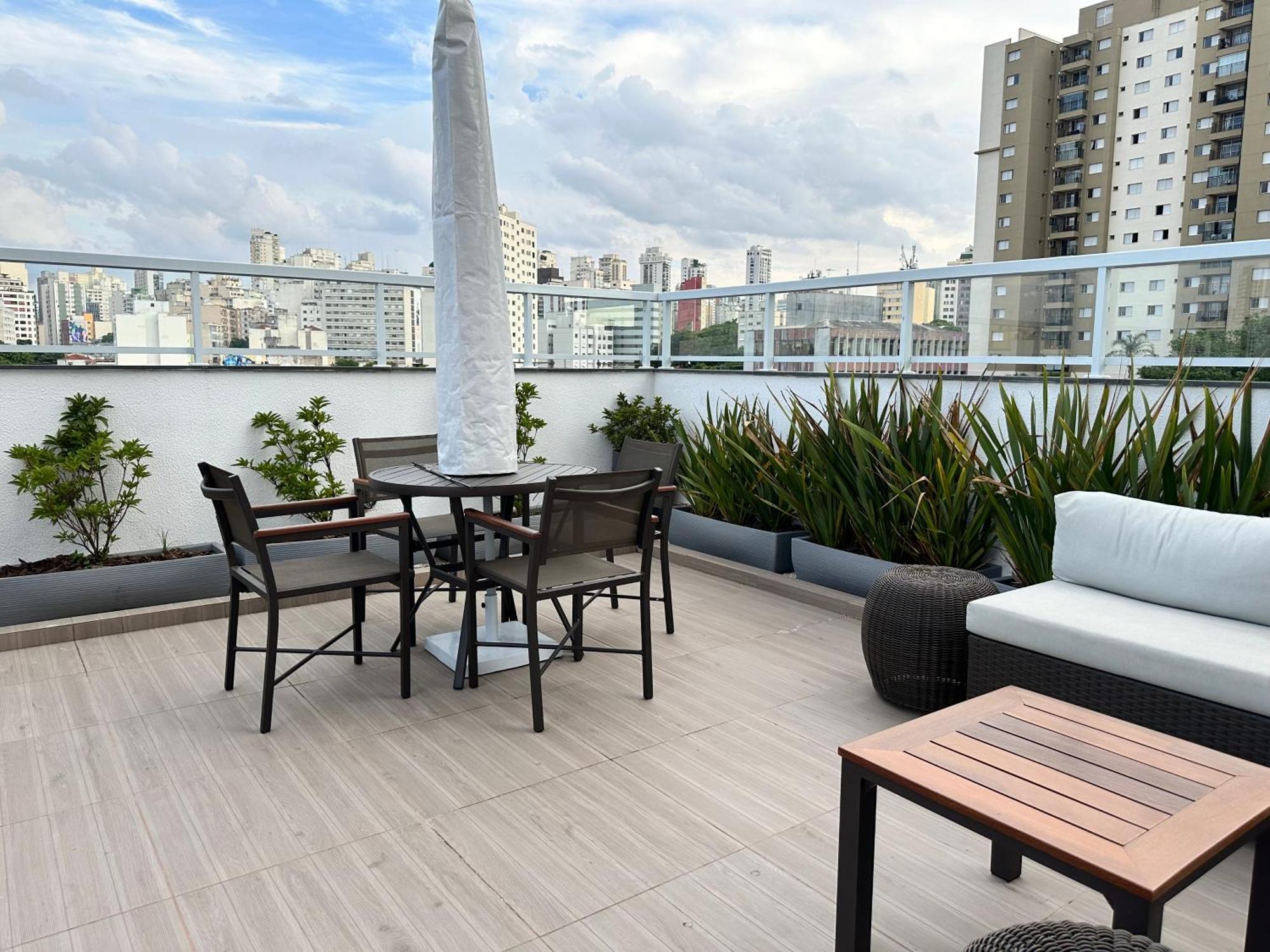 Apartamento Decorado Com Sacada No Polo Cultural E Eventos Da De