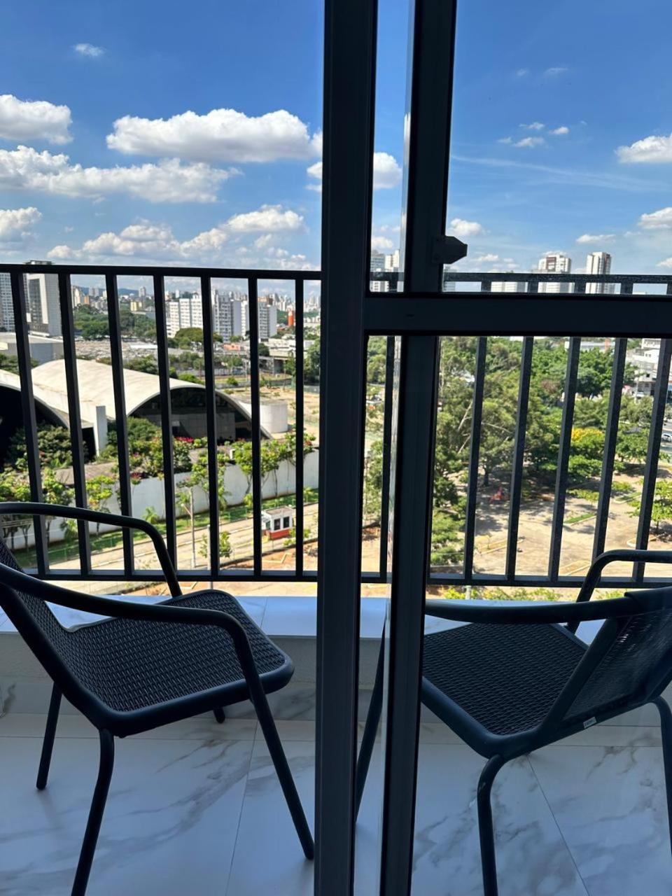 Apartamento Decorado Com Sacada No Polo Cultural E Eventos Da De *