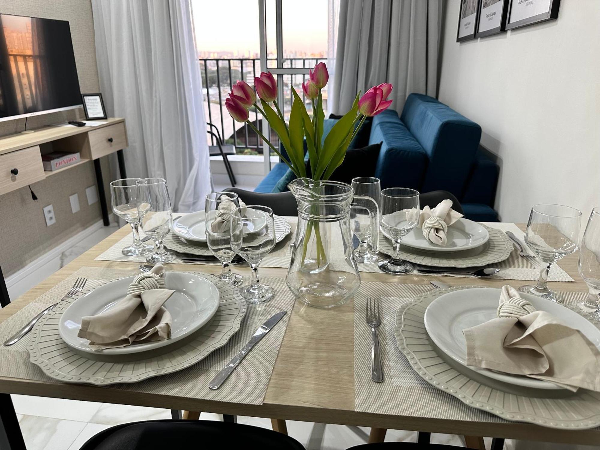 Apartamento Decorado Com Sacada No Polo Cultural E Eventos Da De São Paulo