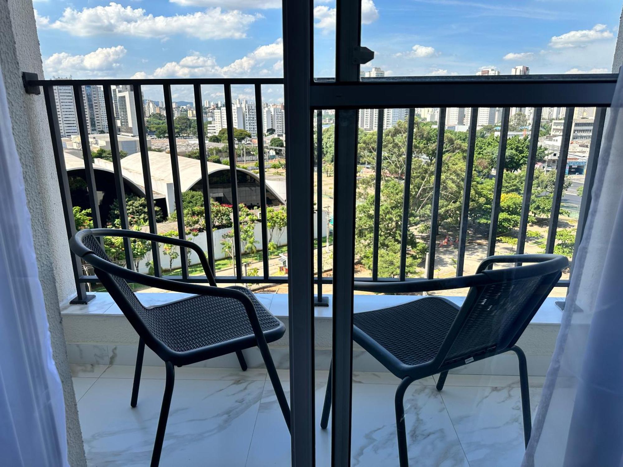 Apartamento Decorado Com Sacada No Polo Cultural E Eventos Da De *
